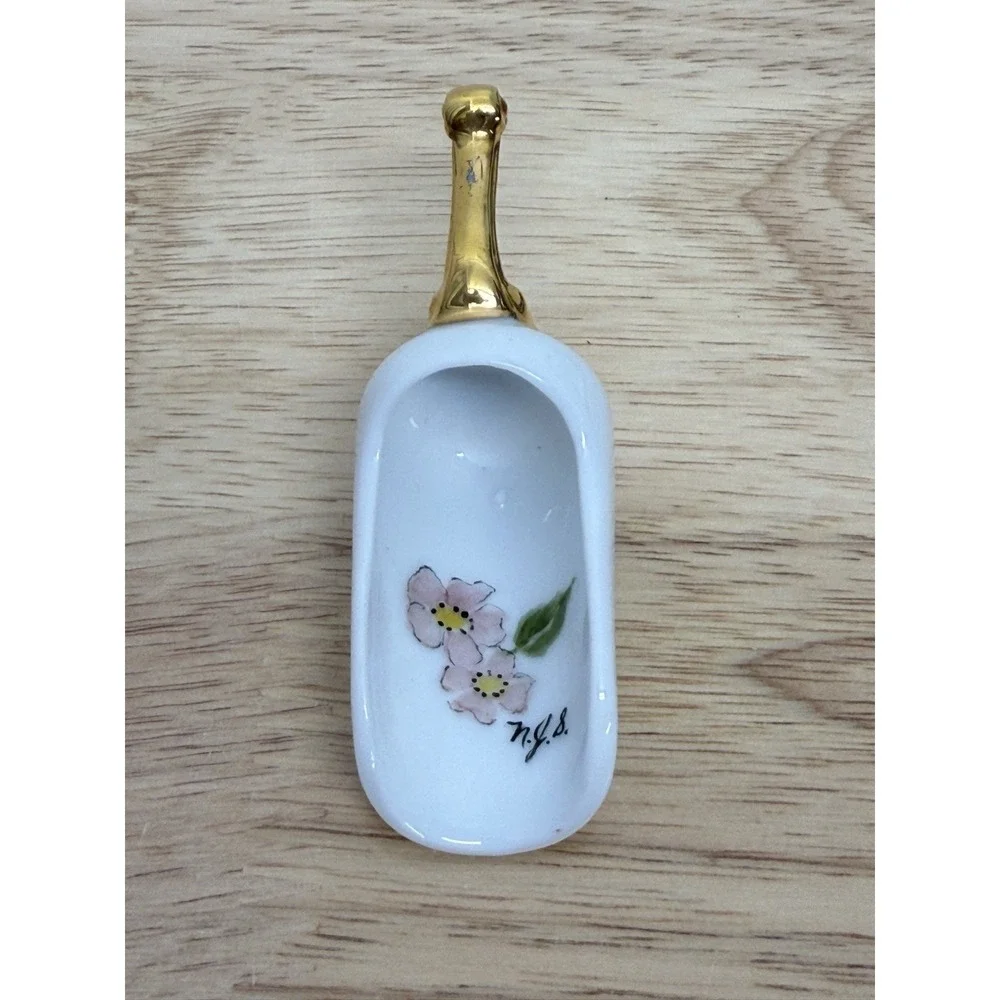Vintage hand painted‎ porcelain salt scoop Floral Gold Handle #AA